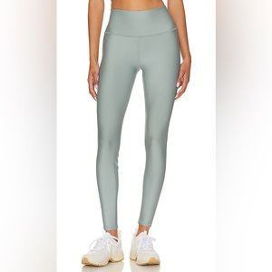 Alo Yoga airlift legging in cosmic gray
